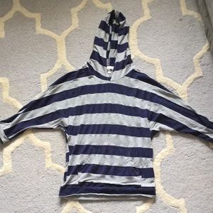 Delia’s Long Sleeve shirt with hood and pockets